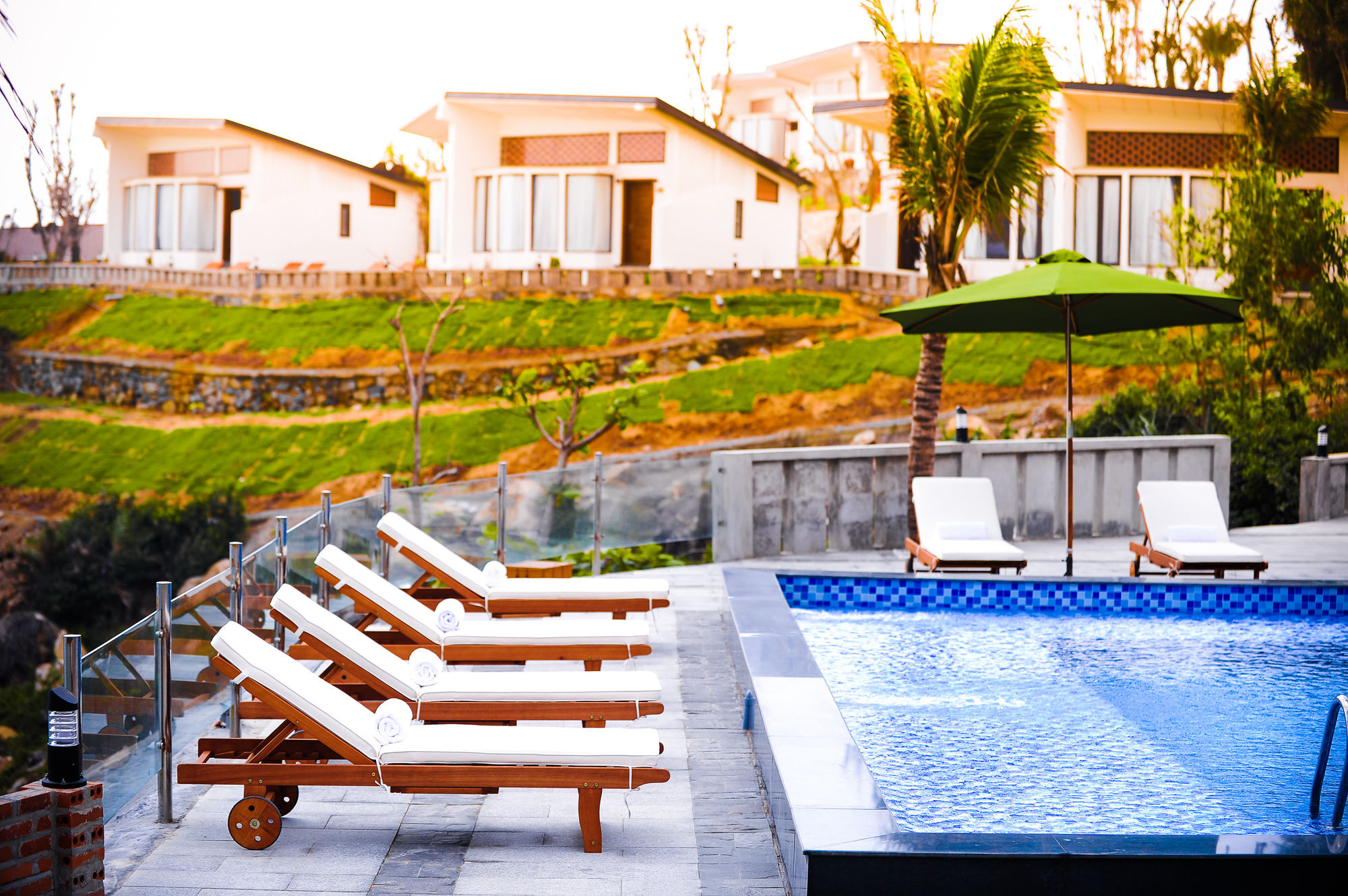 Aurora Villas And Resort Quy Nhon Bagian luar foto
